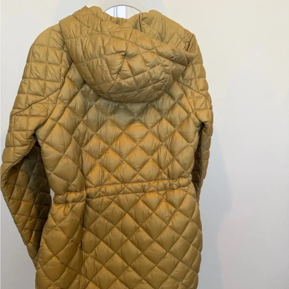 Athleta Quilted Puffer Jacket in Tan - Picture 3 of 5